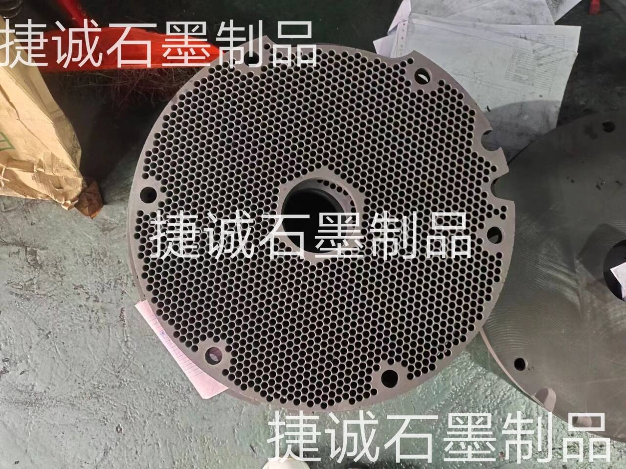 硬質(zhì)合金石墨盤，石墨盤，刀具燒結(jié)石墨盤，石墨盤加工，銅管燒結(jié)石墨盤，燒結(jié)石墨盤，石墨盤加工廠，石墨盤生產(chǎn)廠家，石墨盤廠家