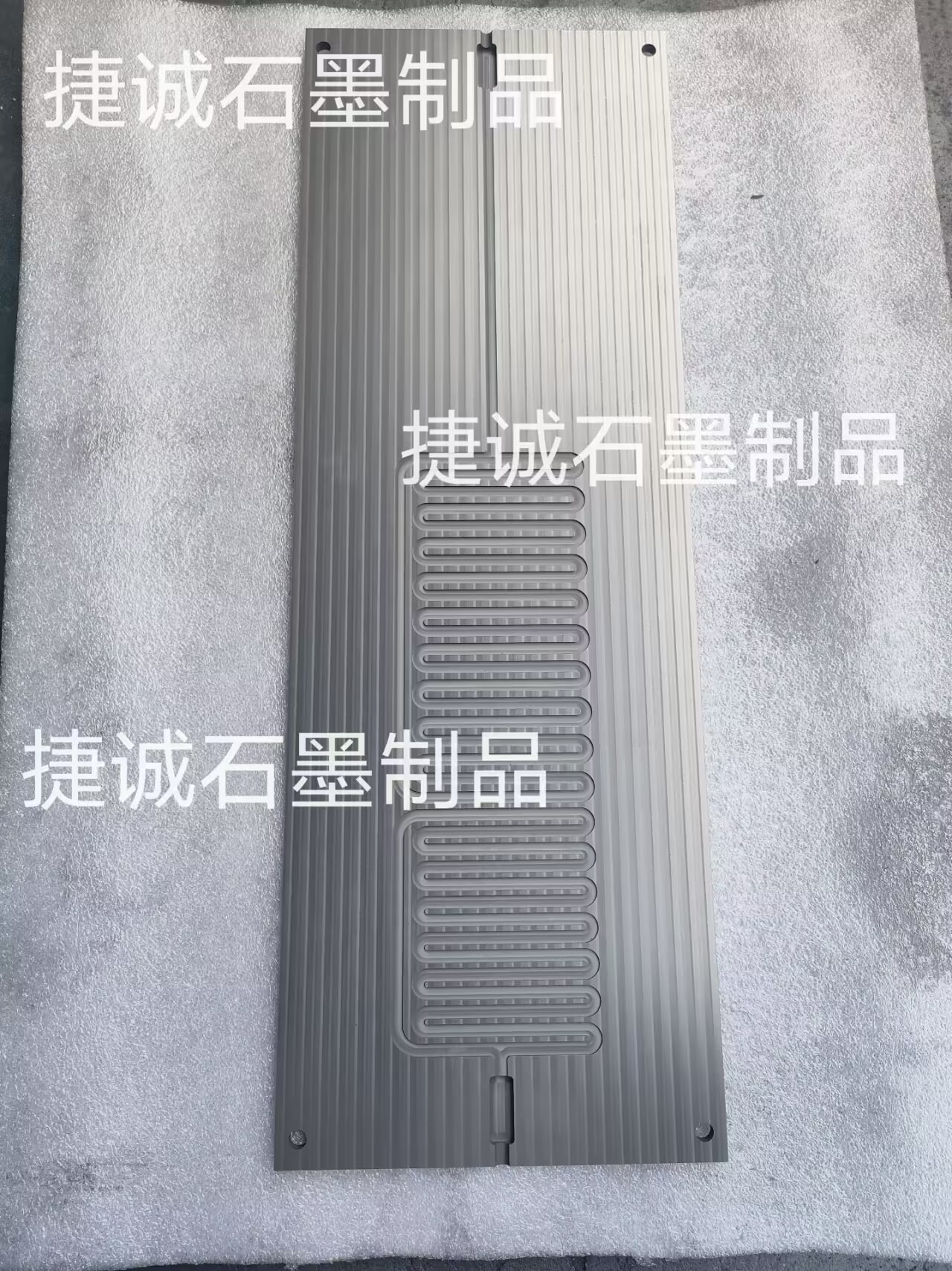 水冷板釬焊石墨模具，液冷板釬焊石墨模具，釬焊石墨模具，釬焊式液冷板石墨工裝，真空釬焊零件備件定制加工，銅板釬焊石墨模具，半導(dǎo)體石墨釬焊模具